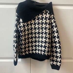 Pure Wool Houndstooth Sweater